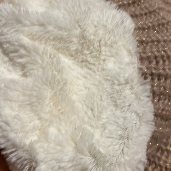 Modena - Infinity Scarf - Pink Knit, White Faux Fur - Picture 4 of 6